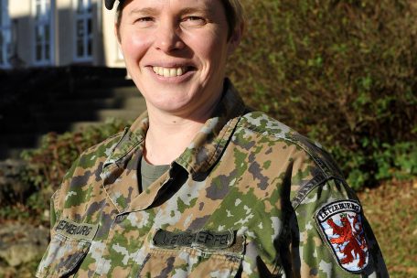Als erste Luxemburger Offizierin beim Generalstab zeichnet Lieutenant Colonel Tania Weinzaepfel inzwischen für alle großen Infrastrukturprojekte verantwortlich