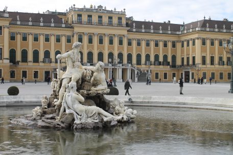 Mit Schloss Schönbrunn hat sich Kaiserin Maria Theresia einen Herzenswunsch erfüllt. Das Schloss wird teilweise noch immer bewohnt.