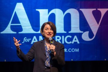 USA / Präsidentschaftsbewerberin Amy Klobuchar wirft das Handtuch und unterstützt Joe Biden