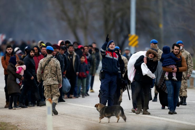 Eskalation / Türkische Behörden: Griechische Grenzschützer erschießen Flüchtling