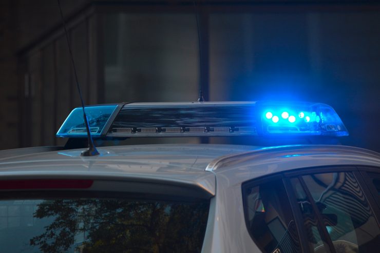 Polizeimeldung / Betrunkener Autofahrer mit gestohlenem Wagen randaliert in Remerschen