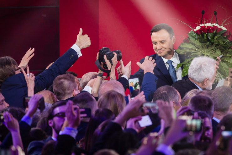 Polen / Kaczynski muss seinen Propagandachef absetzen