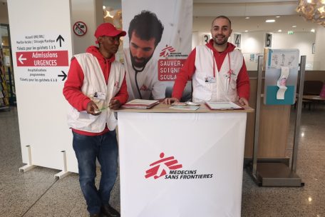 Anthony Vanucci und El Oumar Aboubakar sammeln eigentlich Spenden für „Médecins sans frontières“