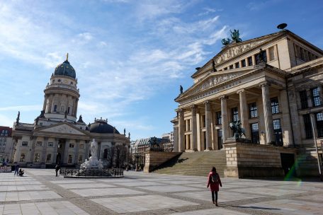 Corona-Krise / Bleibt zu Hause! Öffentliches Leben in Deutschland nahezu lahmgelegt