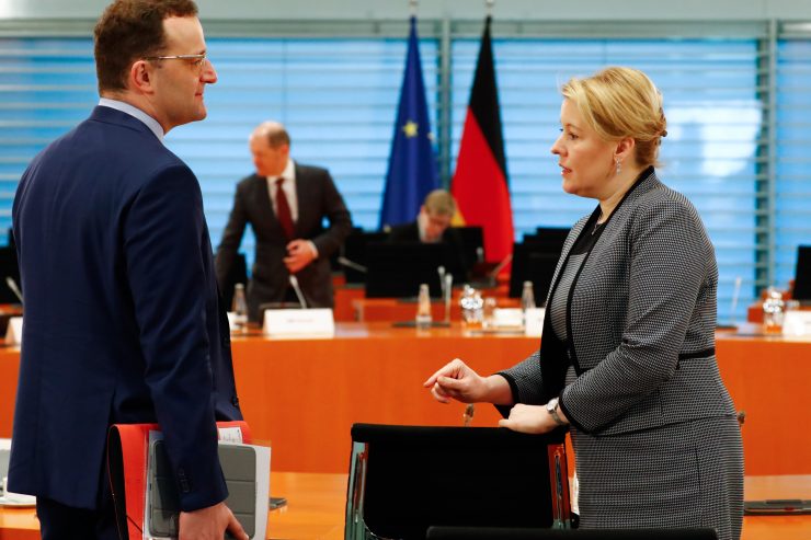 Deutschland / Bundesregierung beschließt beispielloses Hilfspaket in Coronakrise