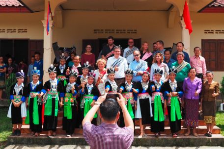 Noch einmal September 2019, noch einmal Laos: Daumen hoch für die Entwicklungszusammenarbeit