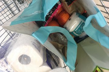 Coronavirus / Mit Gemeindemitarbeitern auf Einkaufstour in Reckingen