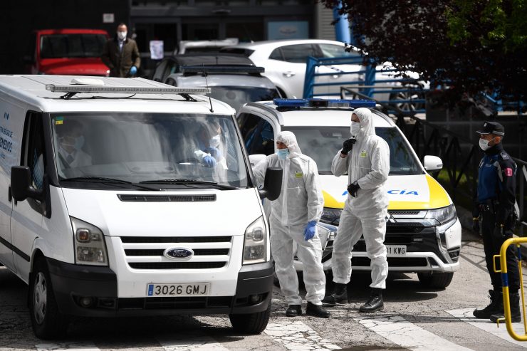 Risikozone Madrid / Der Sportpalast wird zum Sargdepot