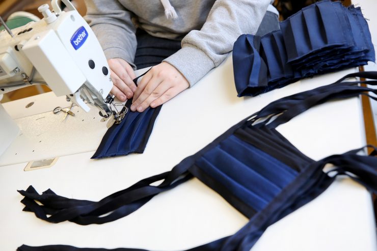 Corona-Krise / Für Schutzmaterial sollen in Luxemburg Nähmaschinen und 3D-Drucker heiß laufen