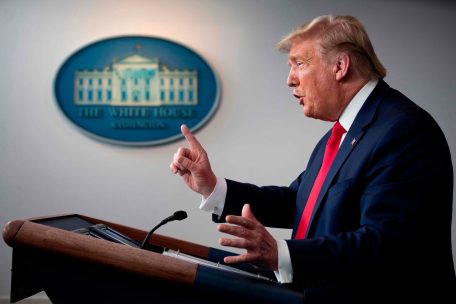 USA / Zwang gegen GM: Trump verspricht Produktion vieler Beatmungsgeräte