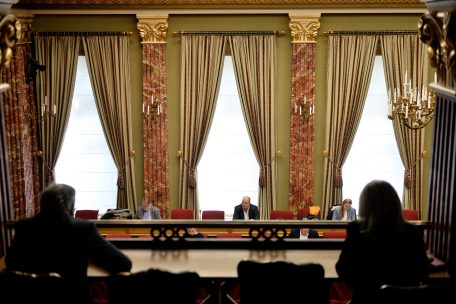 Parlament im Krisenmodus / Chamber stimmt schnelle Finanzhilfen für Betriebe und Selbstständige