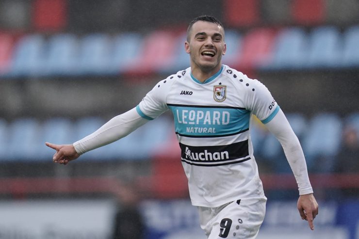 Fußball / Transfer von FLF-Nationalspieler Danel Sinani nach Norwich fix