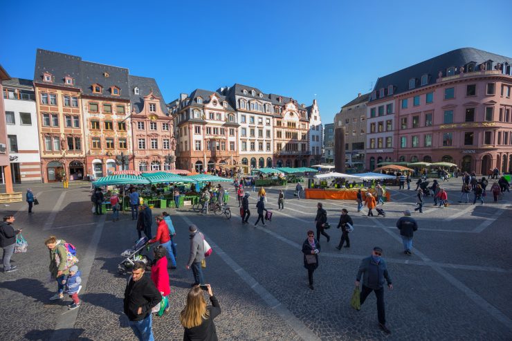 Blick über die Grenzen / Ganz Rheinland-Pfalz verzeichnet etwa so viele Corona-Tote wie Luxemburg