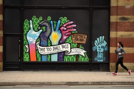 Penser le coronavirus / La pub doit changer de message