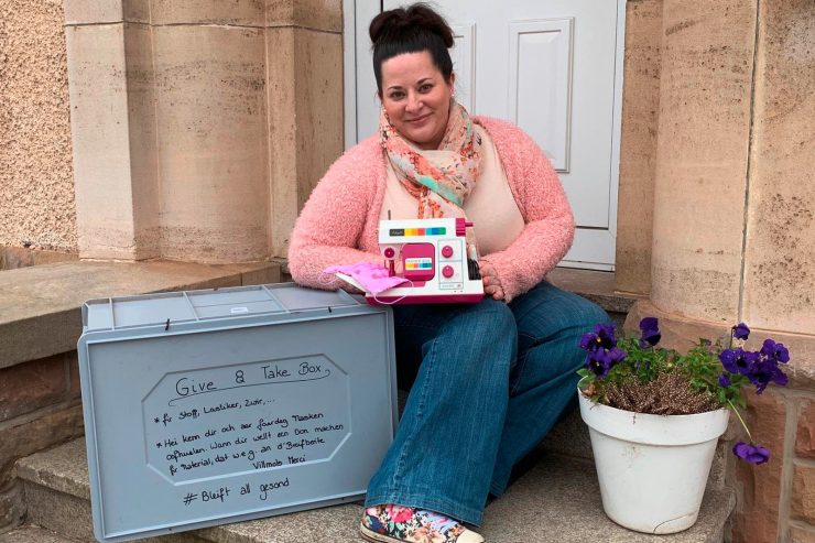 Covid-19-Pandemie / Kampf gegen den Engpass: Privatleute stellen jetzt Masken her