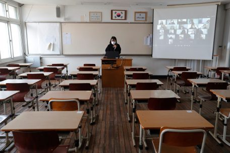 Penser le coronavirus / „Il y a quelque chose de sain à prendre le risque des fake news“, dit le philosophe Pierre-Henri Castel