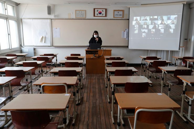 Penser le coronavirus / „Il y a quelque chose de sain à prendre le risque des fake news“, dit le philosophe Pierre-Henri Castel