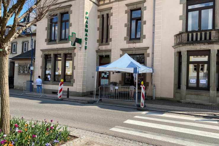Apotheken gehen auf Nummer sicher / Die Pharmacie Bruck hat sich an die aktuelle Lage angepasst