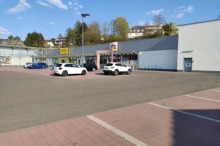 Coronavirus / Bei den dm-Filialen in Perl (D) ist es ruhig