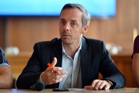 „Do hat et mol eng Kéier gescheppert“, kommentierte der CHEM-Verwaltungsratspräsident und Escher Bürgermeister Georges Mischo (CSV) den Rücktritt des medizinischen Direktors, Dr. Claude Birgen.