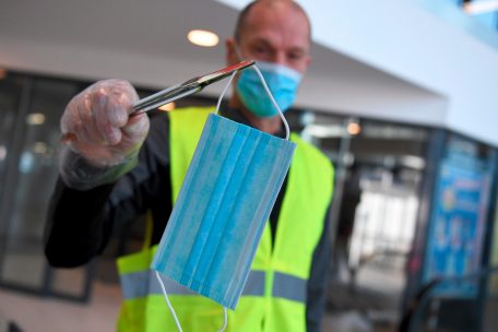 Probe aufs Exempel / Österreich lockert Anti-Corona-Maßnahmen - Minister mahnt Bürger