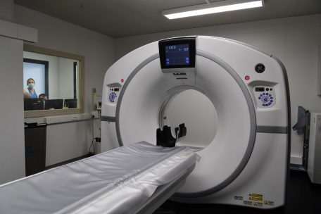 Das 2.635 kg schwere Ger&auml;t dient ausschlie&szlig;lich dazu, Covid-19-Patienten zu diagnostizieren.