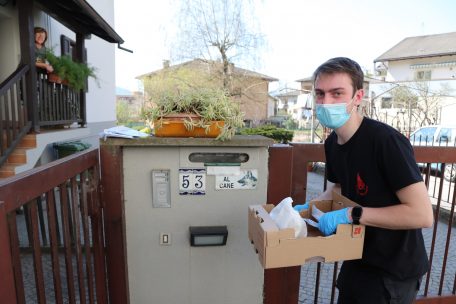 Exit-Strategie / Jeder Bürger erhält ab Montag fünf kostenlose Masken