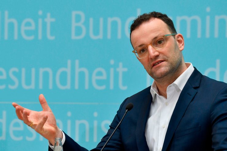 Deutschland / Spahn sieht ermutigende Entwicklung, aber keinen Grund zur Entwarnung