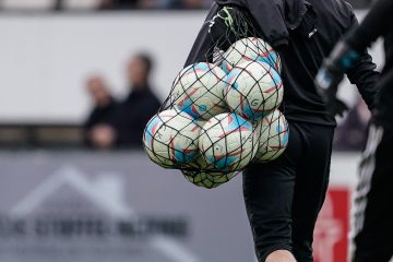 Fußball / FLF greift Klubs mit 500.000 Euro unter die Arme