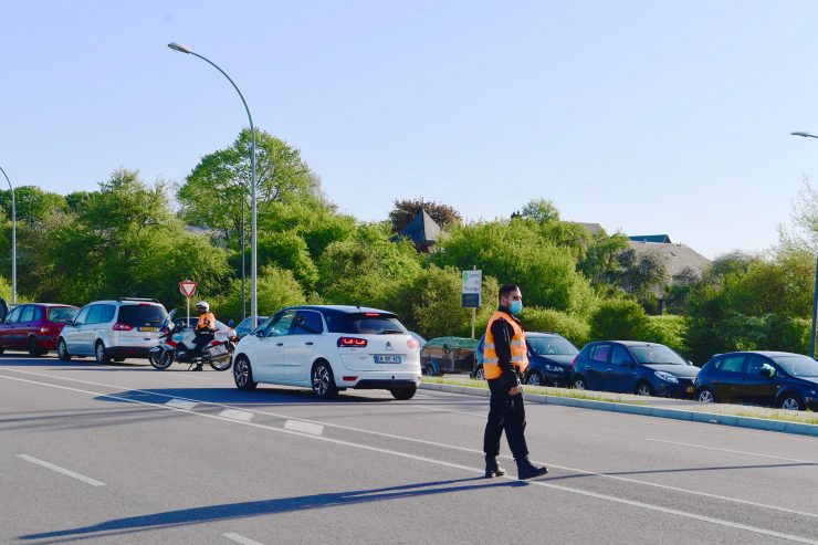 Coronavirus / Recyclingcenter in Schifflingen wird von Ansturm am Dienstagmorgen überrascht – Polizei muss Verkehr regeln