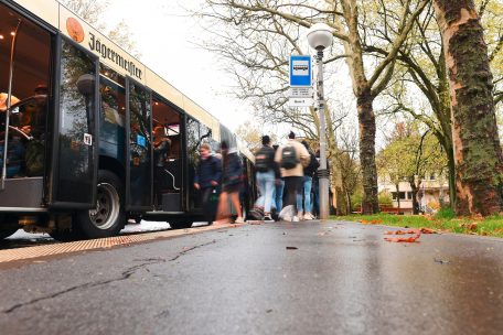 Corona-Krise / Bildungsministerium und Syvicol verteilen zwei Buffs an jeden Grundschüler in Luxemburg