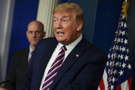 USA / Trump reagiert verschnupft auf Wirbel um Desinfektionsmittel-Vorschlag