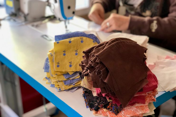 Escher gegen die Krise / „Benu Village“ in Esch produziert spezielle Kindermasken