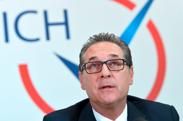Österreich / Ein Jahr nach dem Megaskandal Ibizagate verkündet Strache sein Populisten-Comeback