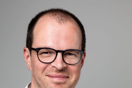 Romain Schroeder ist Koordinator beim „Zentrum fir politesch Bildung“ und dort für den Bereich Verschwörungstheorien zuständig