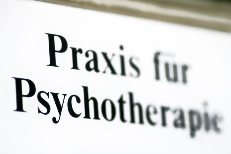 Editorial / Der Besuch beim Psychotherapeuten sollte schnellstens zur Kassenleistung werden