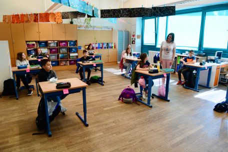 Schulstart / Bildungsminister Meisch besucht Düdelinger Schule Ribeschpont