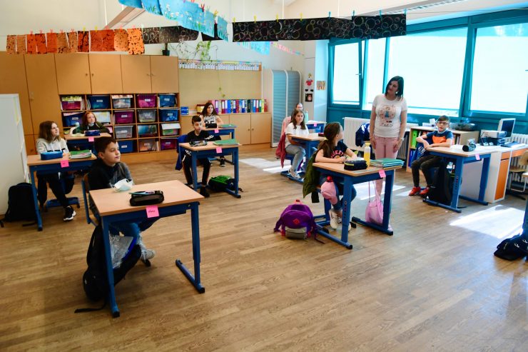 Schulstart / Bildungsminister Meisch besucht Düdelinger Schule Ribeschpont