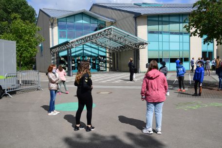 Die Schulhöfe bieten erst mal ein ungewohntes Bild