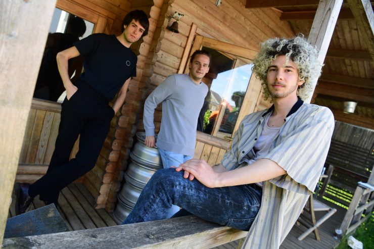 Interview / Eklektische Identitätssuche: Im Gespräch mit der Indie-Band Tuys