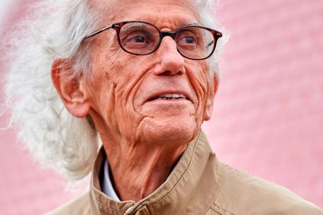 Verhüllungskünstler / Der Mann, der die Welt verpackte: Christo ist tot