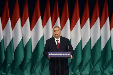 Trianonvertrag / Auch nach 100 Jahren trauert Ungarn den alten Grenzen nach – und nervt damit die Nachbarn