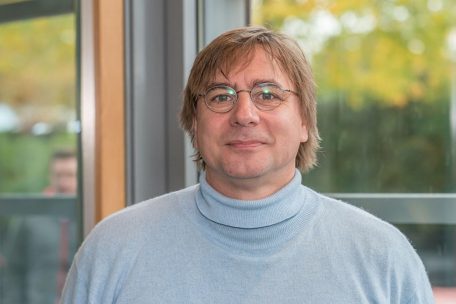 Nils Zurawski ist Soziologe und Ethnologe, lehrt an der Uni Hamburg und besch&auml;ftigt sich vornehmlich mit Konfliktforschung. Im Gespr&auml;ch mit dem Tageblatt erkl&auml;rt Zurawski die Zusammenh&auml;nge zwischen Ausschreitungen bei Demonstrationen und Polizeigewalt &ndash; und ab welchem Punkt eine Polizei sich l&auml;cherlich machen kann und jeden Respekt zu verlieren droht.