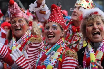 Narren / Deutsche Karnevalisten halten an der kommenden Session fest