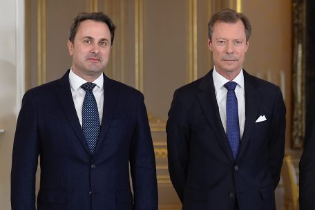 Bericht / Nichts gelernt? Xavier Bettel interveniert nach neuerlicher Entlassung am Hof