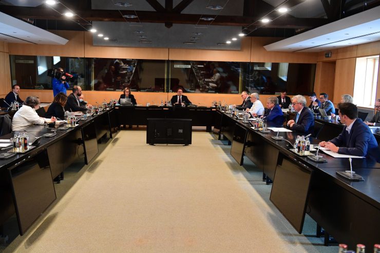 Regierung traf Sozialpartner / Kurzarbeit wird bis Ende 2020 verlängert