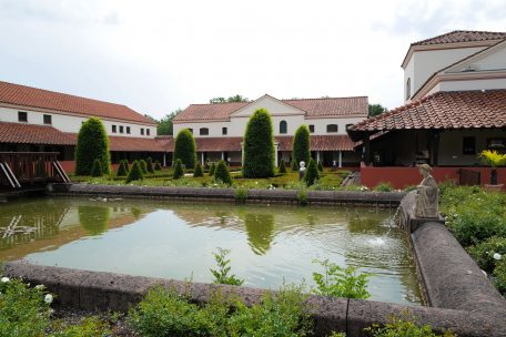 Geschichte erleben: Die Römervilla in Borg nennen einige Disney Land. Dabei ist die ganze Villa nach bestem Wissen und Gewissen auf bestehenden Fundamenten originalgetreu nachgebaut worden. Die Besucher finden das klasse und die Gemeinde Perl ist sehr stolz darauf.