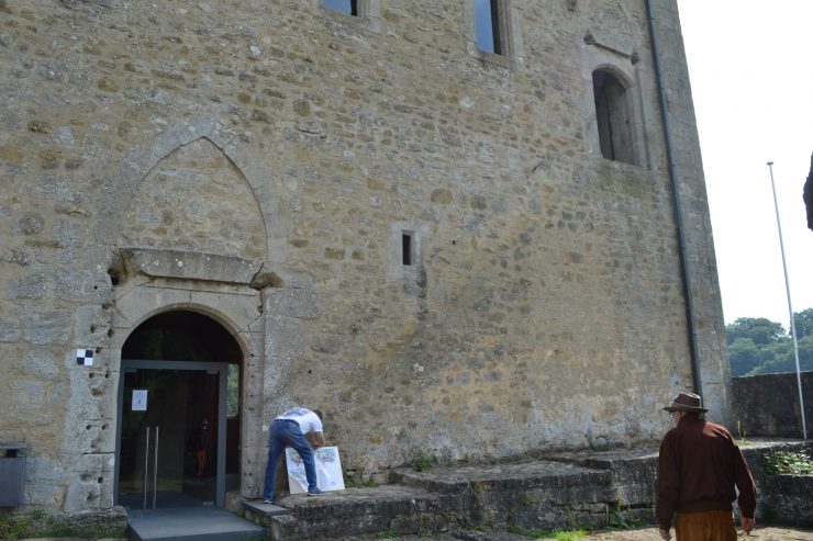 Burg Fels / Wie eine fehlende Treppe ein besonderes Spektakel zum kompletten Reinfall werden lässt