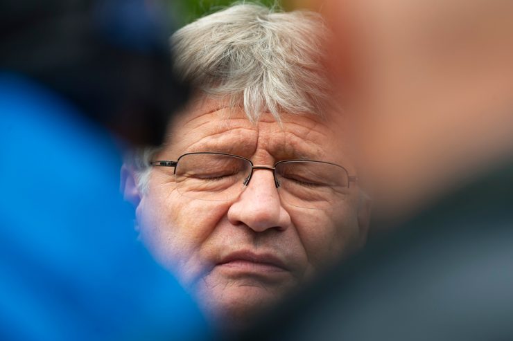 Meinung / Populisten in der Krise: Wie extrem soll die AfD sein?