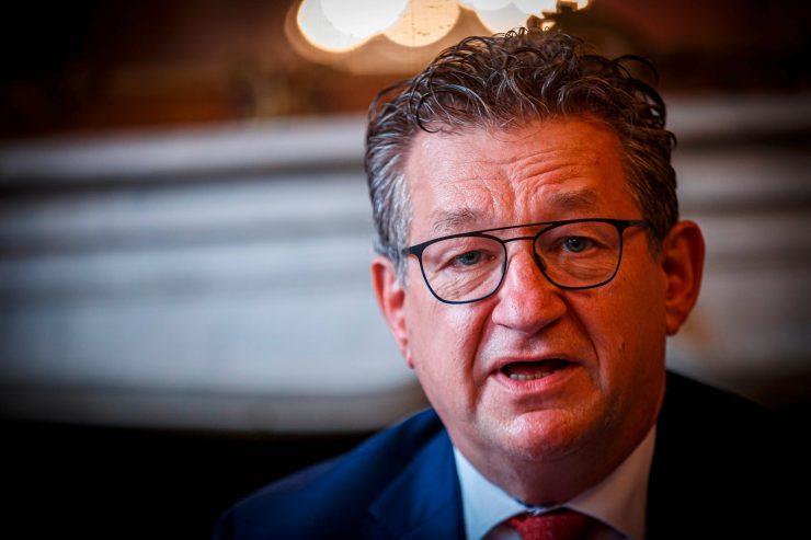 Brügge / Bürgermeister überlebt Messerattacke von ehemaligem Mandant